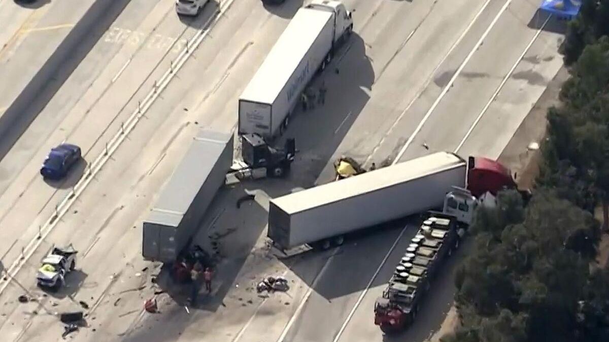 ABD’de uyuşturucu etkisindeki tır sürücüsü, araçları biçti: 3 ölü