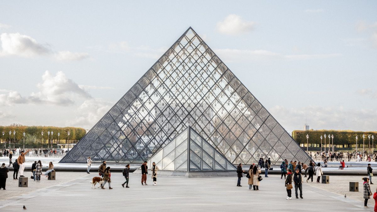 Louvre Müzesi kapalı mı, açıldı mı? Soyuldu! Louvre Müzesi ne zaman açılacak 2025?